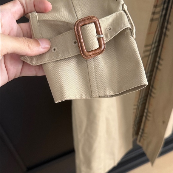 Burberry Beige Long Trench Coat - Picture 5 of 16
